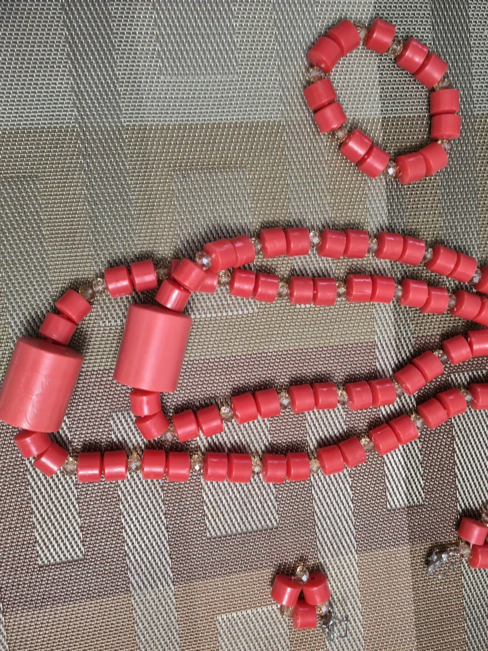 New Beautiful Bold Coral Bead Necklace Set with Matching Earrings & Bracelet $80